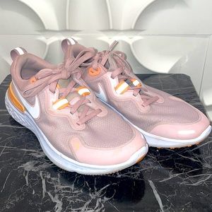 Nike Women's React Miler Running Women's Shoes size 9